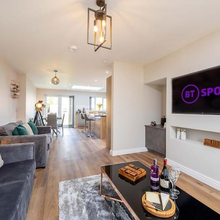 The Oaklands: Luxury 6-Bed Near Birmingham Attractions Villa Solihull Exterior photo