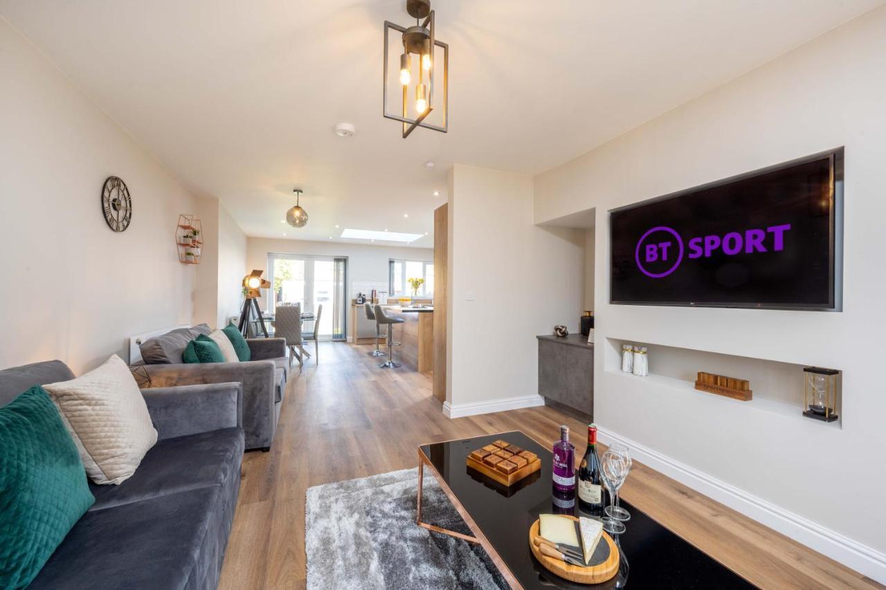 The Oaklands: Luxury 6-Bed Near Birmingham Attractions Villa Solihull Exterior photo