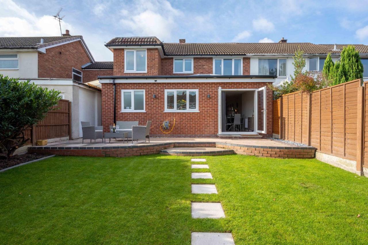 The Oaklands: Luxury 6-Bed Near Birmingham Attractions Villa Solihull Exterior photo